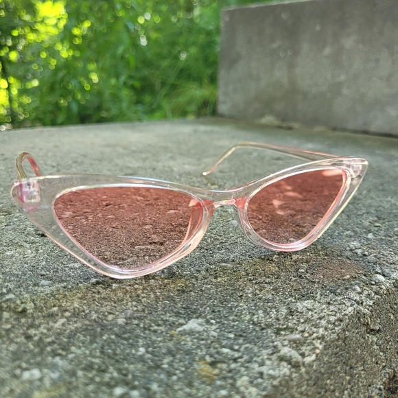 Cat Eye Sunglasses NWOT - Picture 2 of 2